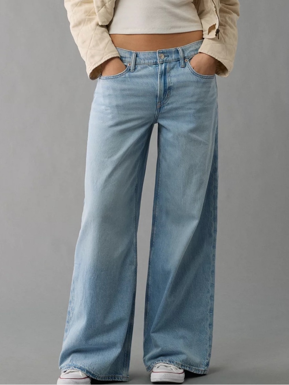 American Eagle Low-Rise Ultra Wide-Leg Jean